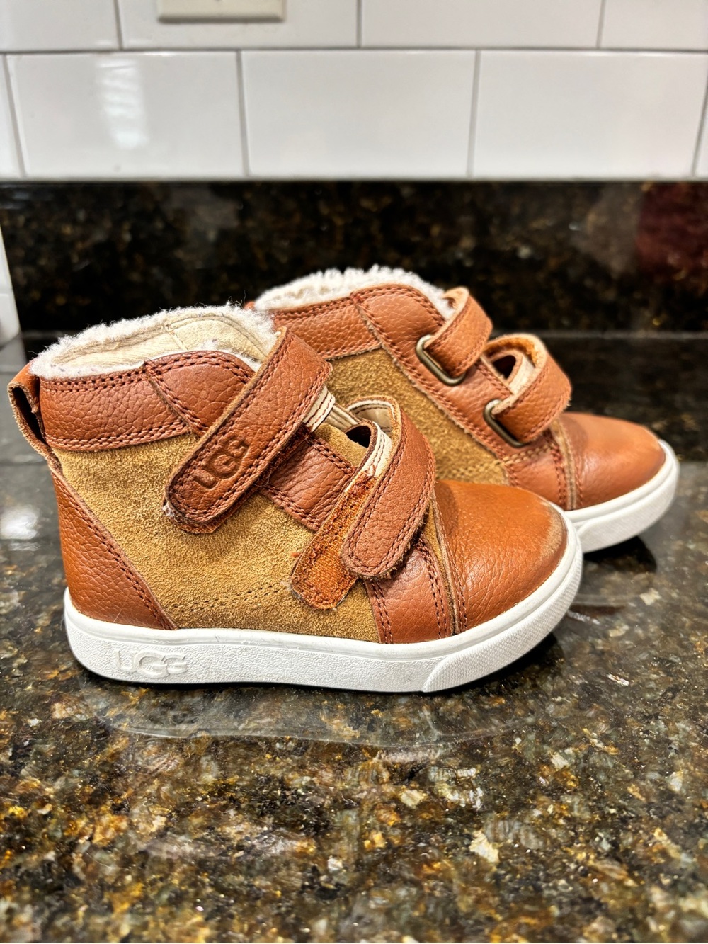 UGG Toddler Brown Leather & Suede High-Top Sneakers – Size 7